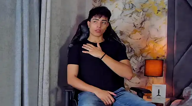 JoshRashfordd online show from January 2025 11:51:02 AM