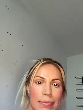 sophiamariexoxo240 online show from April 2026 07:50:02 PM