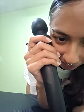 Snapshot of Jazmin-Cerezita chatting on December 2024 02:58:02 PM Jazmin-Cerezita online show from December 2024 02:58:02 PM