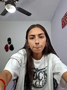 Snapshot of Jazmin-Cerezita chatting on February 2025 11:26:01 PM Jazmin-Cerezita online show from February 2025 11:26:01 PM