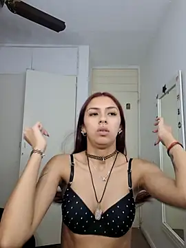 Snapshot of Jazmin-Cerezita chatting on November 2025 12:02:01 AM Jazmin-Cerezita online show from November 2025 12:02:01 AM