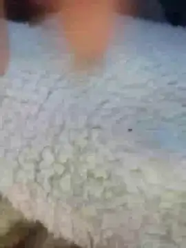 Snapshot of Yaz_Moon chatting on January 2025 10:08:02 PM Yaz Moon online show from January 2025 10:08:02 PM