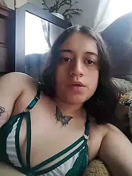 Snapshot of Yaz_Moon chatting on February 2025 02:45:02 PM Yaz Moon online show from February 2025 02:45:02 PM