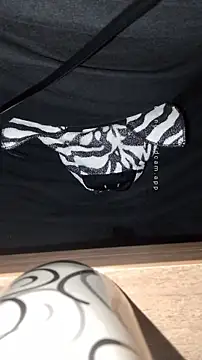 HappyZebra13 online show from January 2025 01:42:02 AM