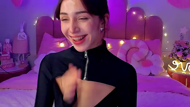 ElsaYoung online show from December 2025 07:51:01 PM