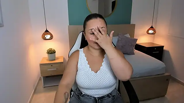 linda rios  online show from January 2025 07:06:01 PM