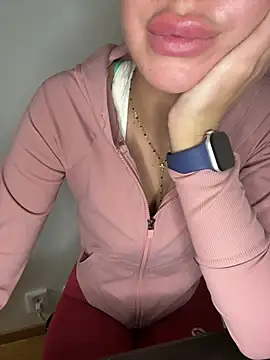 nickybabeh online show from December 2024 10:10:02 PM
