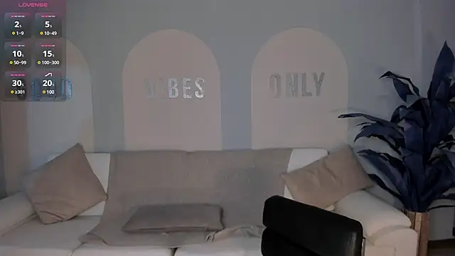 Snapshot of MiaFarrell_ chatting on January 2025 07:21:01 PM MiaFarrell online show from January 2025 07:21:01 PM