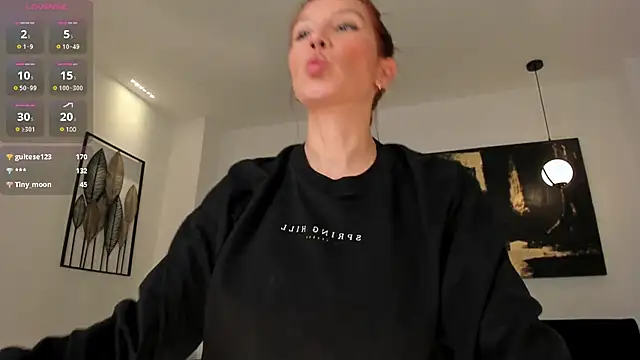 Snapshot of MiaFarrell_ chatting on February 2025 07:19:02 PM MiaFarrell online show from February 2025 07:19:02 PM