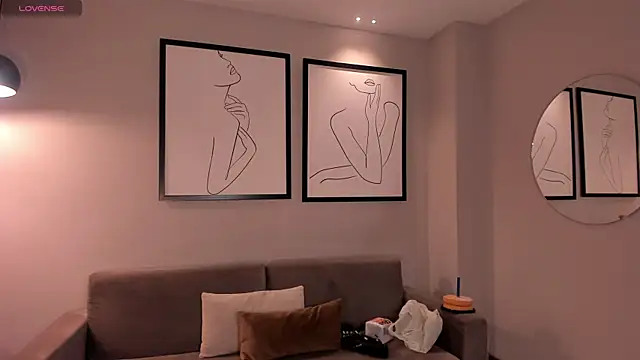 Snapshot of MiaFarrell_ chatting on November 2025 05:57:01 PM MiaFarrell online show from November 2025 05:57:01 PM