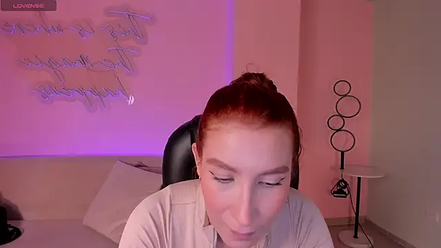 MiaFarrell  online show from May 2026 05:10:01 PM