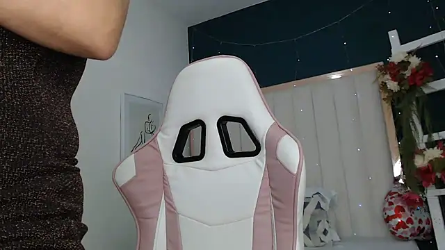 africa holmes online show from March 2025 01:48:01 AM