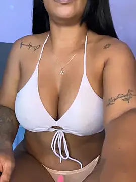 Snapshot of Naticol1 chatting on February 2025 01:33:01 AM Naticol1 online show from February 2025 01:33:01 AM