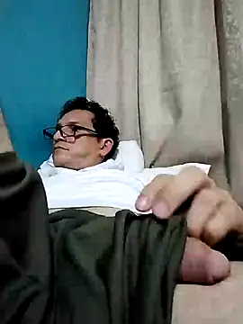 Bombi22 online show from December 2024 11:53:02 PM