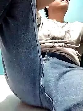 Bombi22 online show from December 2024 05:14:02 AM