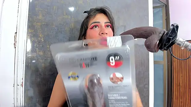 Snapshot of violett_collins_ chatting on October 2025 10:34:02 PM violett collins online show from October 2025 10:34:02 PM