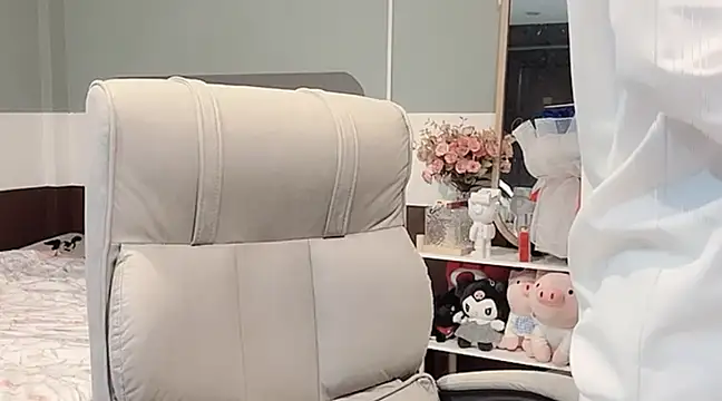 Snapshot of Eva-Public chatting on February 2025 03:41:02 PM Eva-Public online show from February 2025 03:41:02 PM