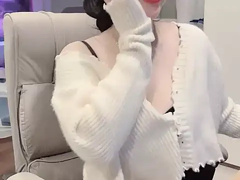 Snapshot of Eva-Public chatting on February 2025 08:09:01 PM Eva-Public online show from February 2025 08:09:01 PM