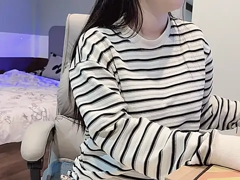 Snapshot of Eva-Public chatting on February 2025 07:35:02 PM Eva-Public online show from February 2025 07:35:02 PM