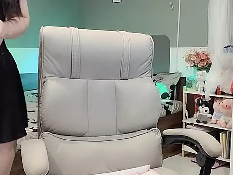 Snapshot of Eva-Public chatting on March 2025 07:10:01 AM Eva-Public online show from March 2025 07:10:01 AM