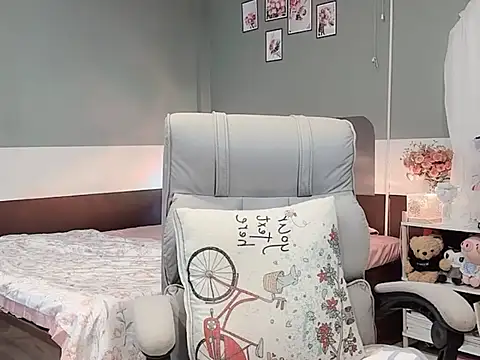 Snapshot of Eva-Public chatting on March 2025 04:47:01 AM Eva-Public online show from March 2025 04:47:01 AM