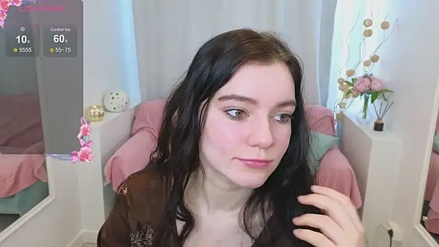 Snapshot of Lana__Cute_ chatting on February 2025 11:01:02 AM Lana Cute online show from February 2025 11:01:02 AM