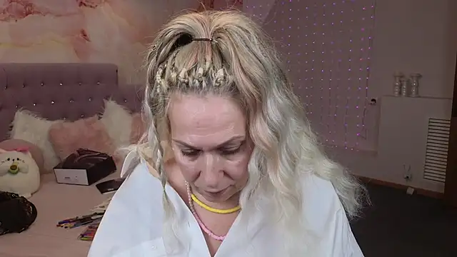 Penelope Pinky online show from January 2025 08:02:01 PM