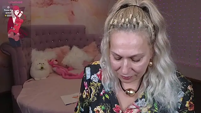 Penelope Pinky online show from February 2025 08:41:01 PM