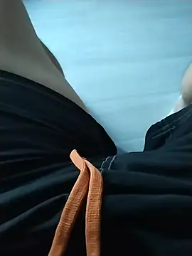 Snapshot of Dannydy2015 chatting on October 2025 12:35:02 AM Dannydy2015 online show from October 2025 12:35:02 AM