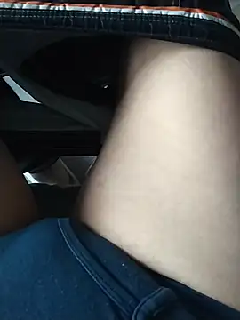 Snapshot of Dannydy2015 chatting on December 2025 01:33:02 AM Dannydy2015 online show from December 2025 01:33:02 AM