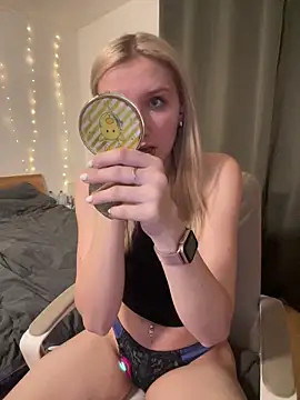 Snapshot of AnnyBelleX chatting on December 2025 05:52:02 PM AnnyBelleX online show from December 2025 05:52:02 PM