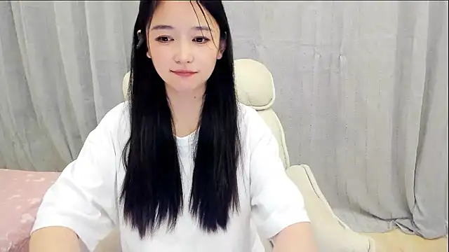 Snapshot of CN-Babycat chatting on October 2025 01:32:02 PM CN-Babycat online show from October 2025 01:32:02 PM