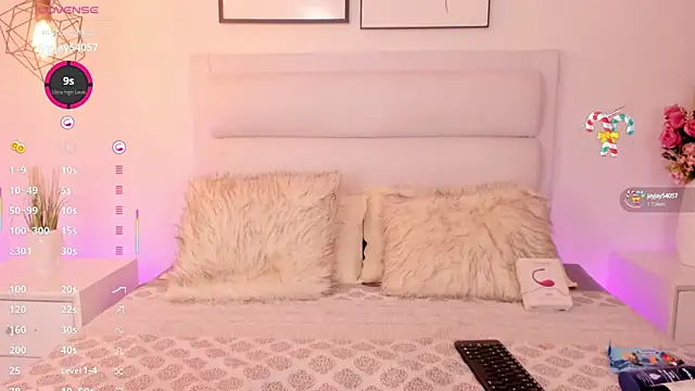 Snapshot of CharlotteDupontt chatting on January 2025 01:29:01 PM CharlotteDupontt online show from January 2025 01:29:01 PM