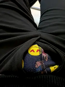 Snapshot of Sert_Lolitx chatting on November 2025 12:43:02 AM Sert Lolitx online show from November 2025 12:43:02 AM