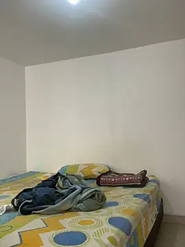 Snapshot of miss--flora chatting on February 2025 05:10:02 PM miss--flora online show from February 2025 05:10:02 PM