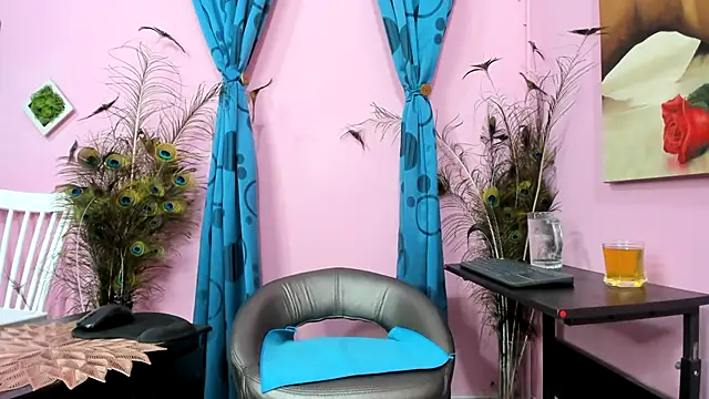 Snapshot of miss--flora chatting on September 2025 03:06:01 PM miss--flora online show from September 2025 03:06:01 PM