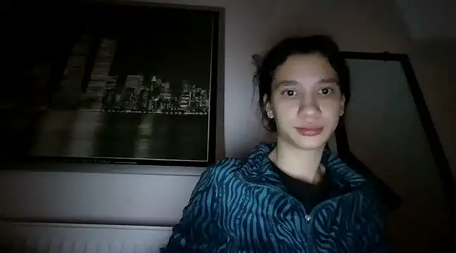 Snapshot of maiaandreea chatting on March 2025 09:18:02 PM maiaandreea online show from March 2025 09:18:02 PM