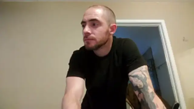Huntzg23 online show from May 2026 02:27:02 AM