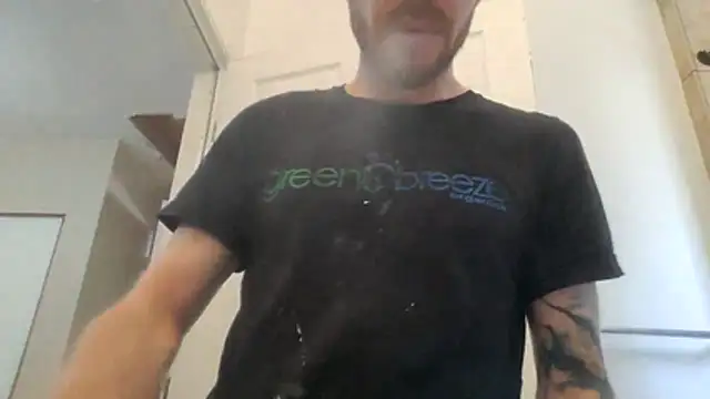 Huntzg23 online show from May 2026 04:45:02 PM