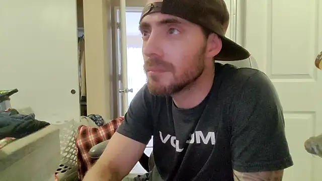 Huntzg23 online show from May 2026 08:25:01 PM