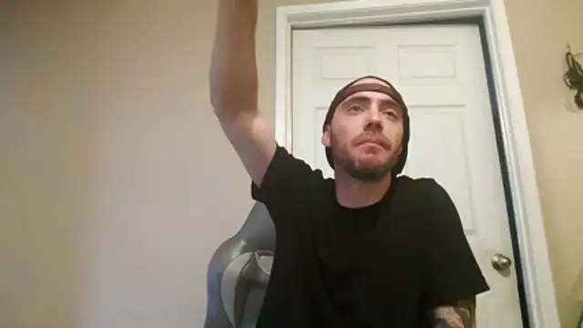 Huntzg23 online show from May 2026 02:39:01 AM