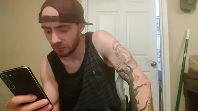 Huntzg23 online show from May 2026 05:17:02 PM