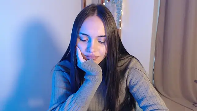 IrinaShayk18 online show from December 2024 07:35:01 AM