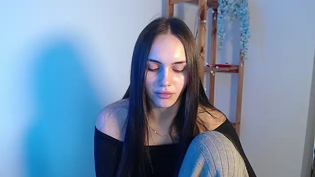 IrinaShayk18 online show from February 2025 12:49:01 PM