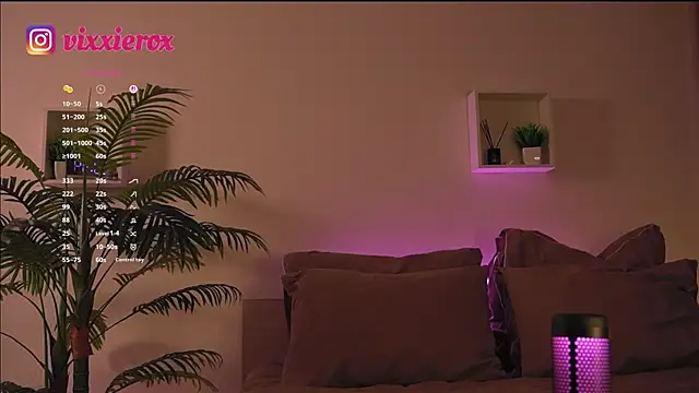 ViXXXiee online show from April 2026 09:20:02 PM