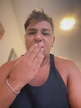 SecretlyDD online show from September 2025 06:36:01 AM