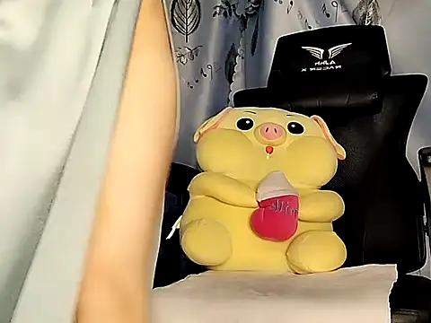 Snapshot of Lucy_limon chatting on September 2025 11:03:01 AM Lucy limon online show from September 2025 11:03:01 AM