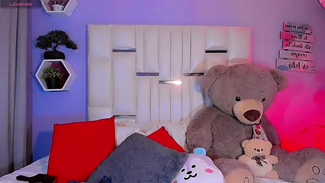 Aileen 18 online show from November 2025 07:22:01 AM