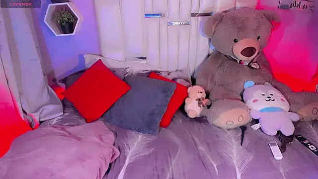 Aileen 18 online show from April 2026 06:51:02 AM