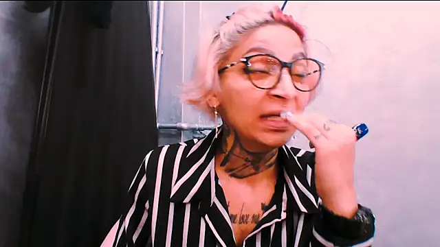 Lucky Deniz online show from November 2025 08:59:02 AM